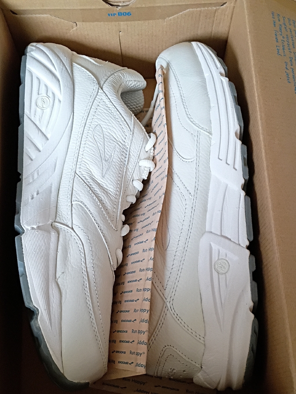 Brooks Addiction Walker Sneakers